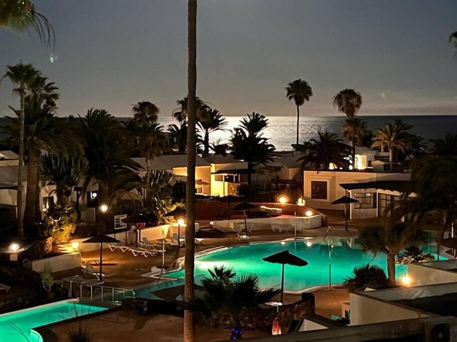 Luxury Ocean View Playa Roca Apartment Costa Teguise Exterior photo