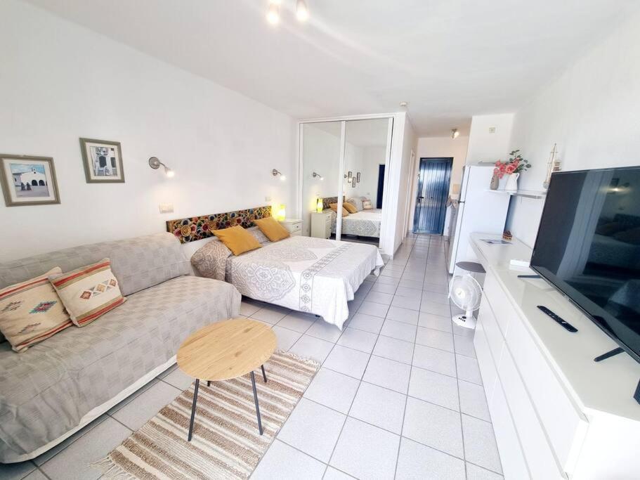 Luxury Ocean View Playa Roca Apartment Costa Teguise Exterior photo