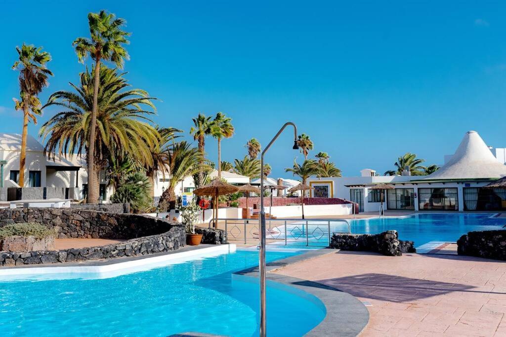 Luxury Ocean View Playa Roca Apartment Costa Teguise Exterior photo